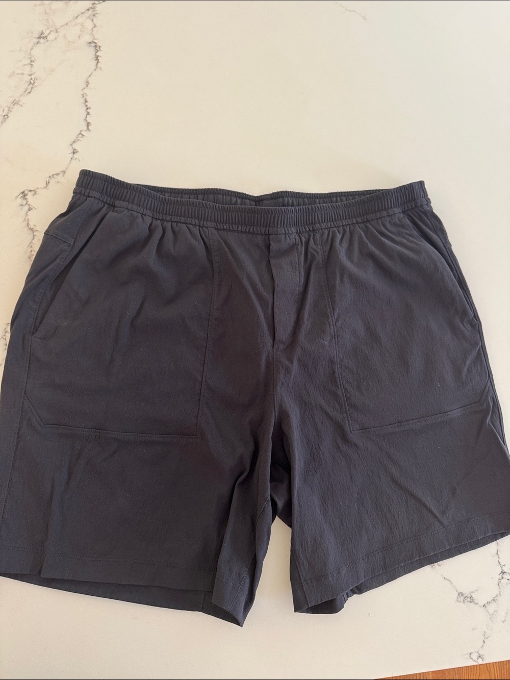 lululemon athletica Black Men's Athletic Elastic-Waist 7” Shorts